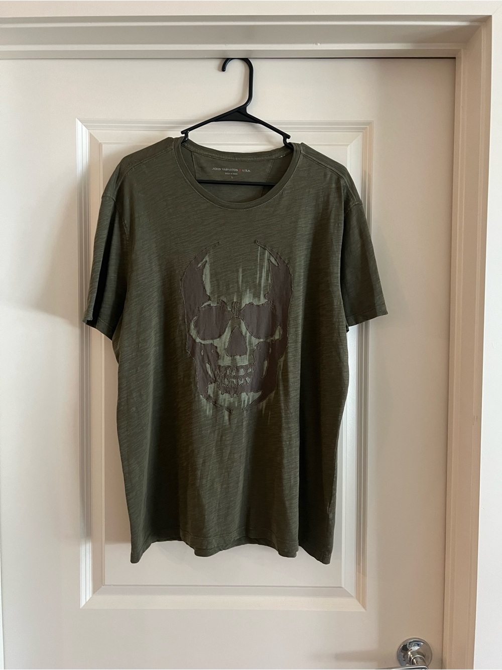 Men's John Varvatos Skull Graphic T-Shirt in Olive Green